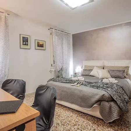 Venice Dream House-3